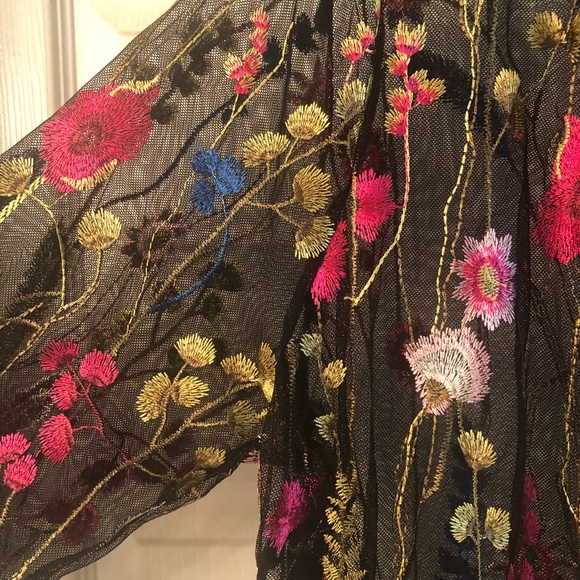 Black with embroidery flowers long kimono - Picture 2 of 3